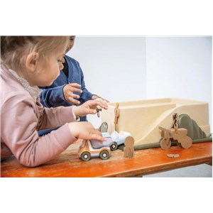 BIO garaż z 3 autami i kartonowe zabawki