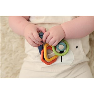 Grzechotka trójkątna dla niemowlaka TOLO Bio 3m+