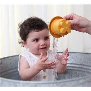 Tęczowa wieża z kubków do układania TOLO Bio 6m+