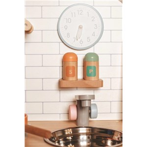 Drewniana kuchnia z akcesoriami