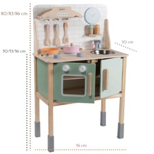 Drewniana kuchnia z akcesoriami