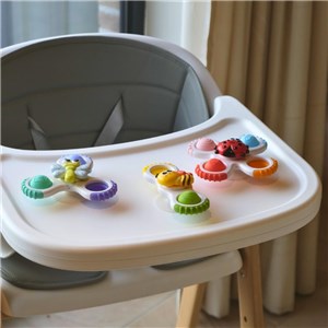 Sensoryczne spinnery z przyssawką 3 sztuki 12 m-cy